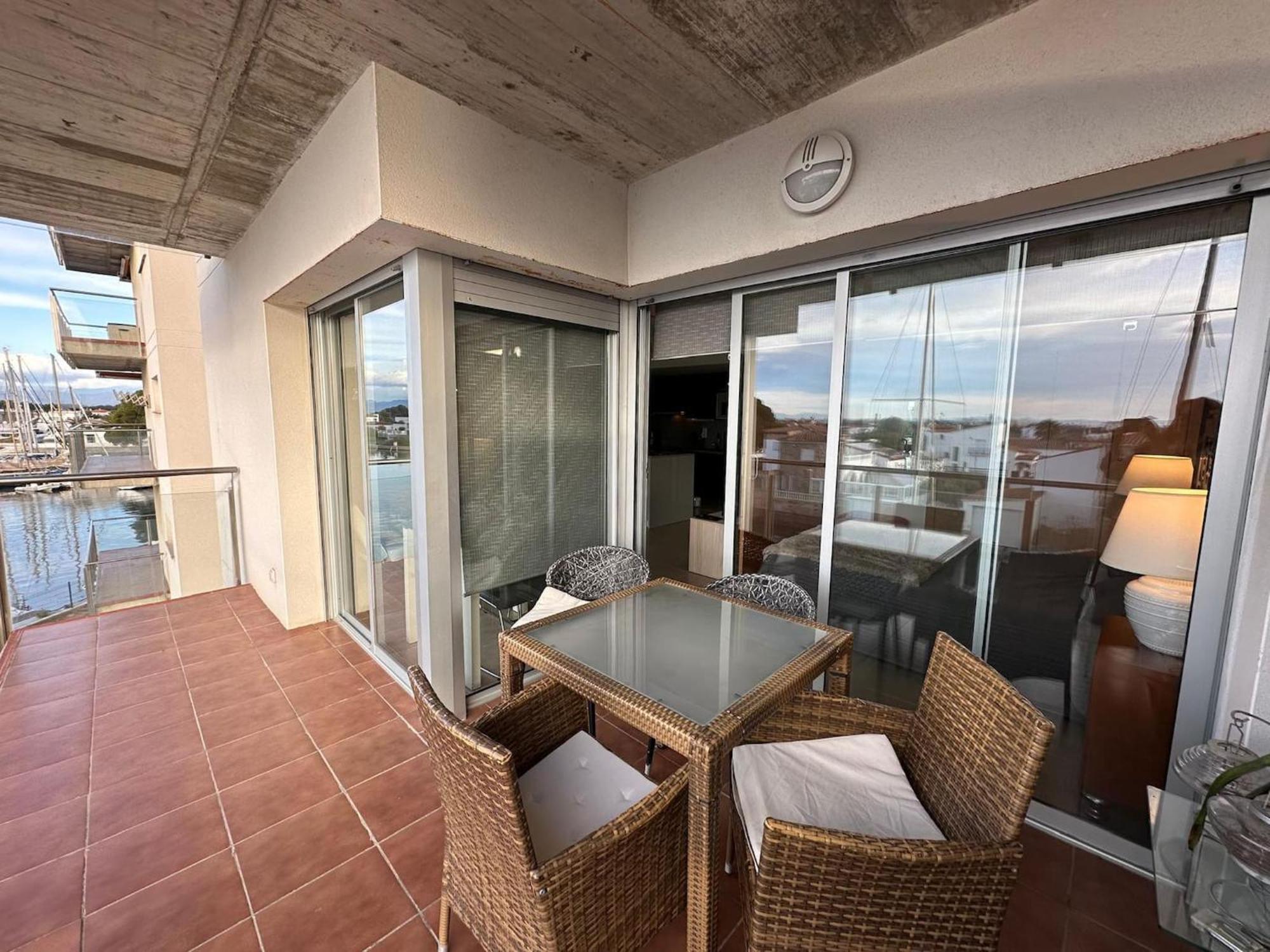 Apartamento En Roses Con Vistas Al Canal Y Piscina Ngoại thất bức ảnh