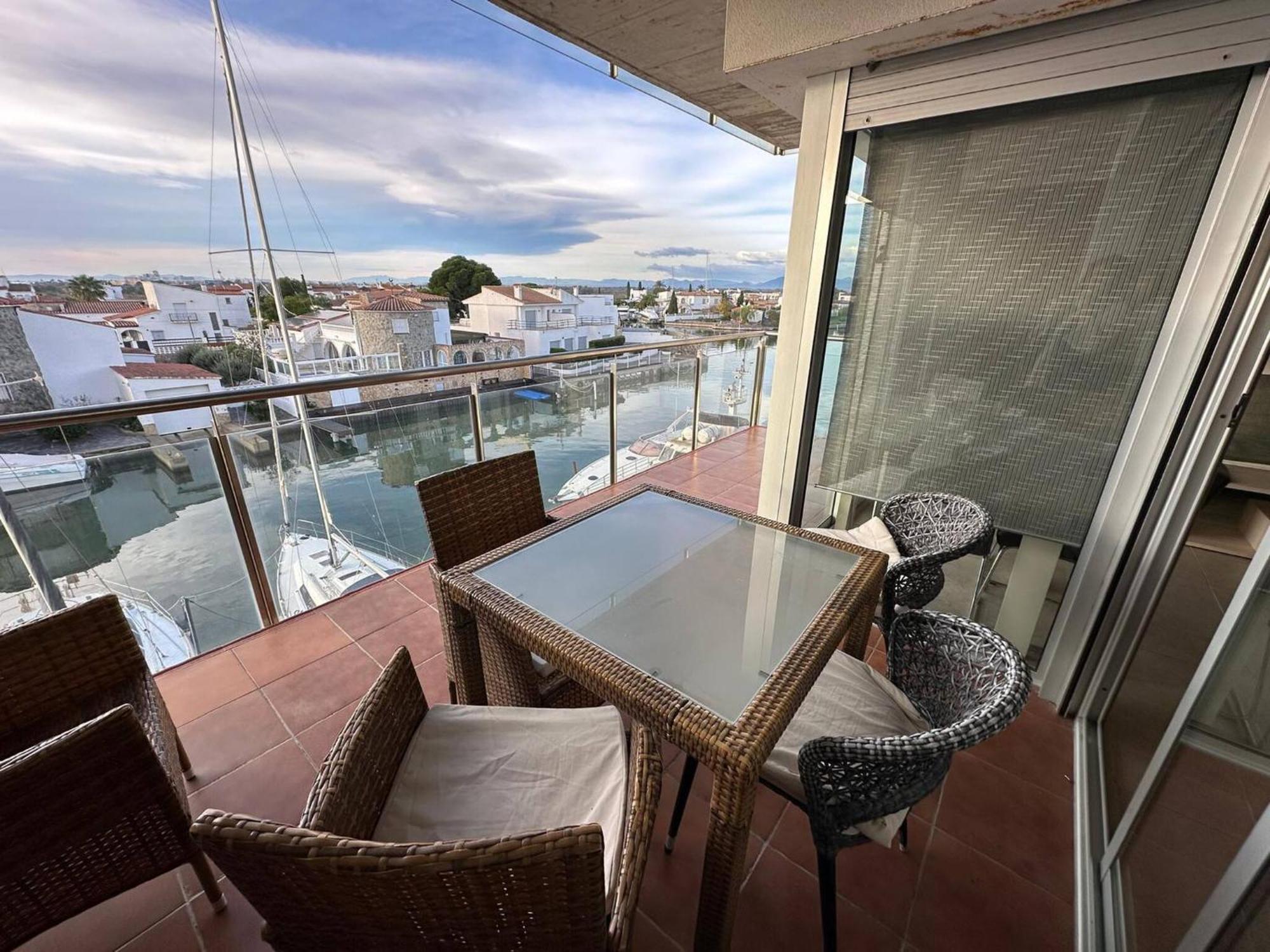 Apartamento En Roses Con Vistas Al Canal Y Piscina Ngoại thất bức ảnh